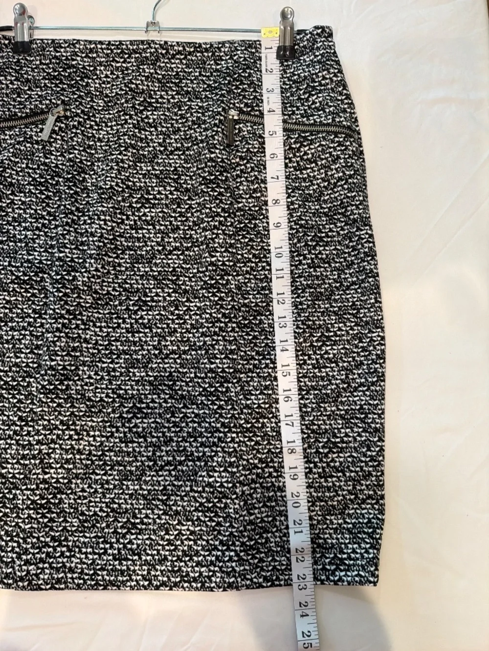 Michael Kors Skirt with side zipper and front zippered pockets